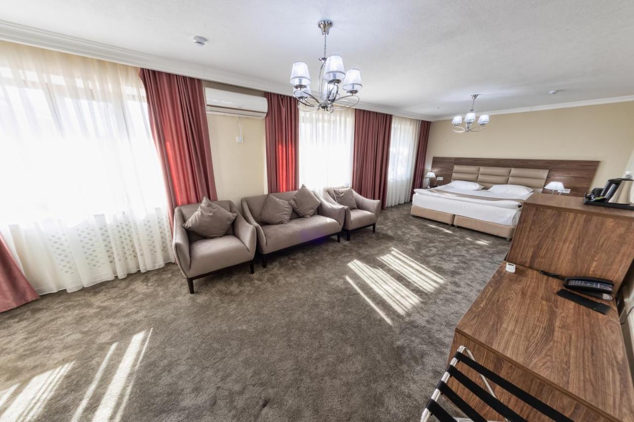 Osh Grand Hotel Chavo Exterior foto