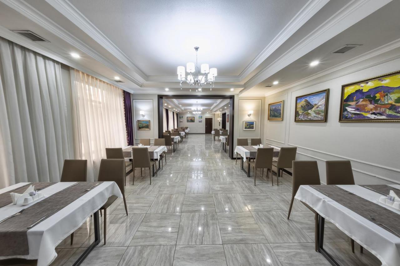 Osh Grand Hotel Chavo Exterior foto
